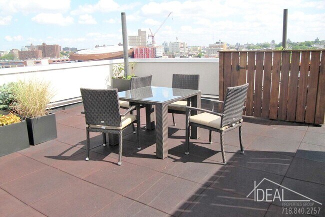 Building Photo - 2BR/2Bath in Park Slope