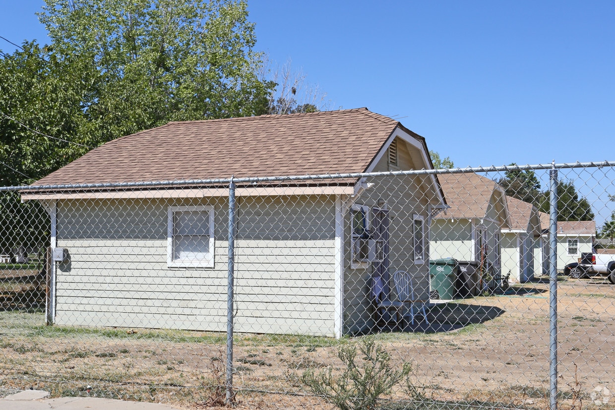 Foto del edificio - 773 S Camelia Ave