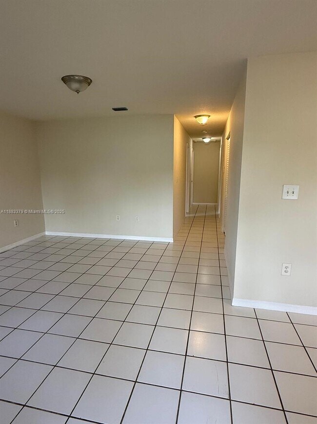Foto del edificio - 785 SW 8th Terrace