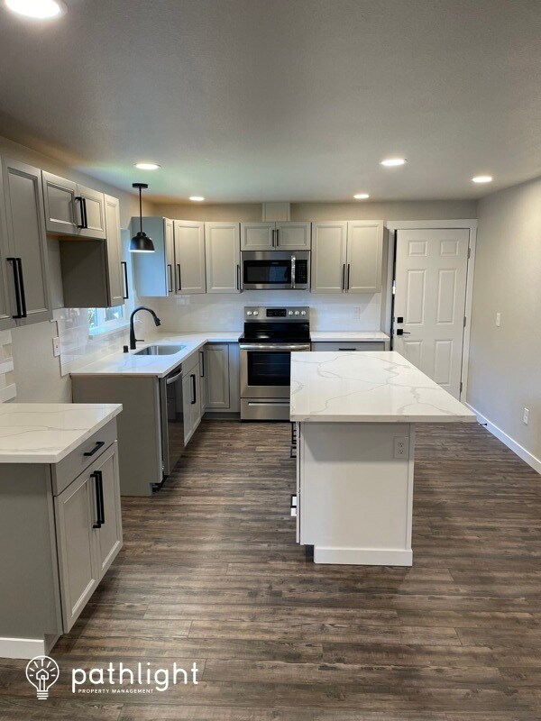 Foto del edificio - 3854 SE Castlewood Drive, Port Orchard, WA...