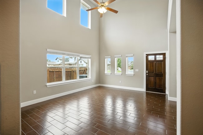 Building Photo - 2304 S Lakeline Blvd