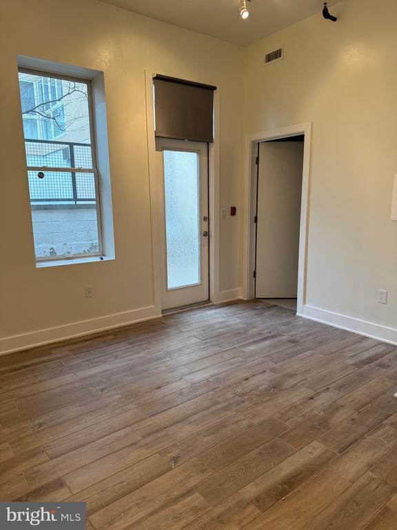 Foto del edificio - 4334 Farragut St