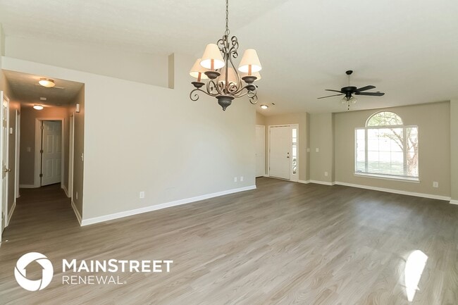 Foto del edificio - 6695 Emerald Pointe Cir