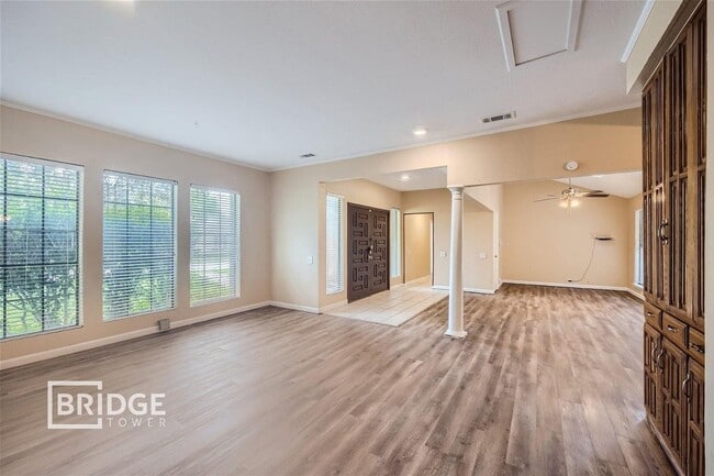 Building Photo - 3005 Saddlehead Dr