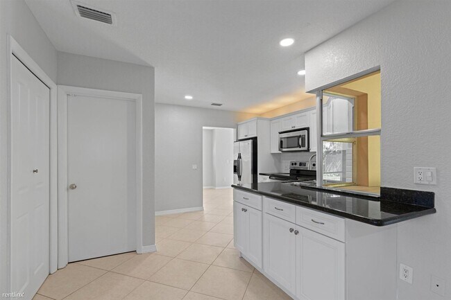 Foto del edificio - 3 br, 2.5 bath House - 4471 NW 6th Ct