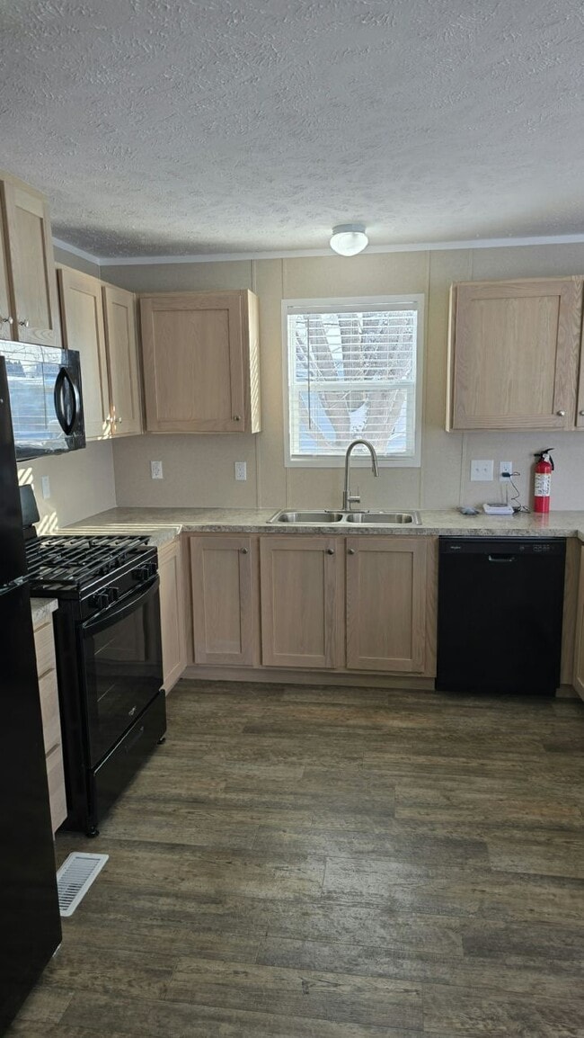 Building Photo - 5156 Exeter Ave