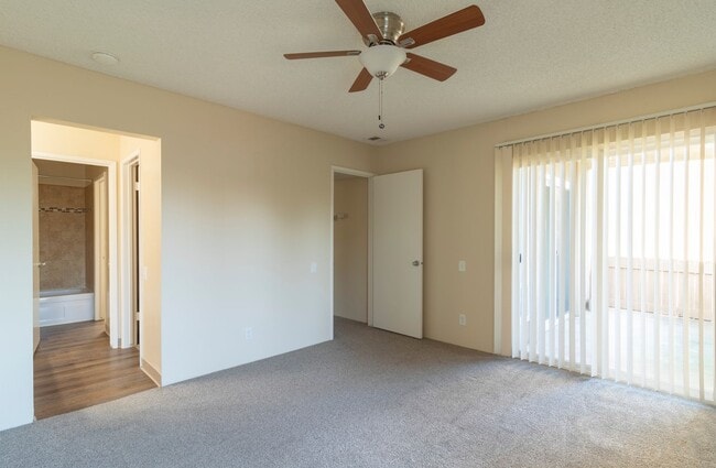 Foto del interior - Riverside Gardens