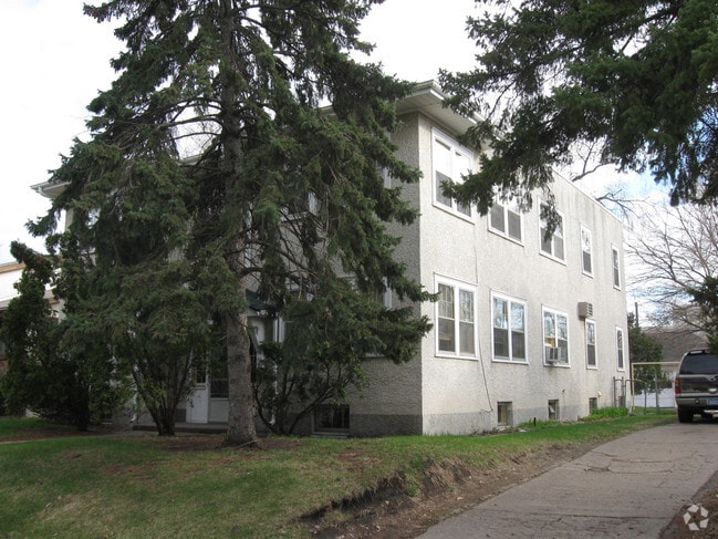 Building Photo - 404 8th St SE