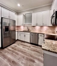 Building Photo - 5353 Memorial Dr