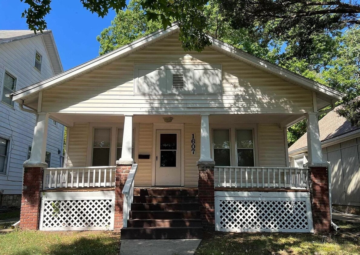 **Available Immediately** 3 bedroom / 1 b... House Rental in Topeka