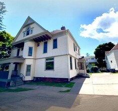 Building Photo - 205 N 18th Ave E