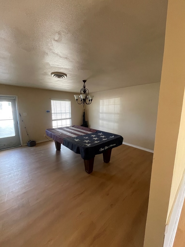 Building Photo - 302 E Harriet Ave