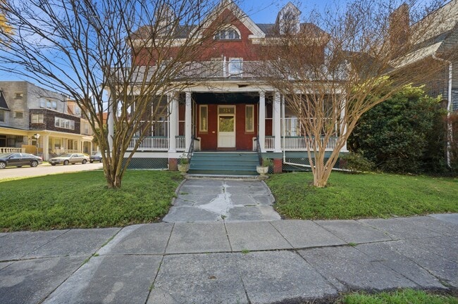 Building Photo - 324 Colonial Ave