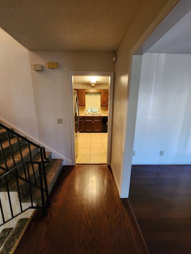 Building Photo - Charming 4-Bedroom Home with Enclosed Porc...