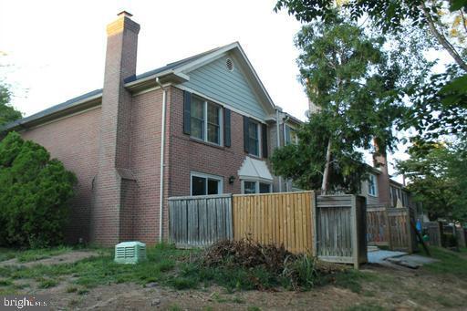 Building Photo - 9514 Duffer Way