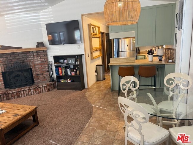 Foto del edificio - 42810 Willow Ave