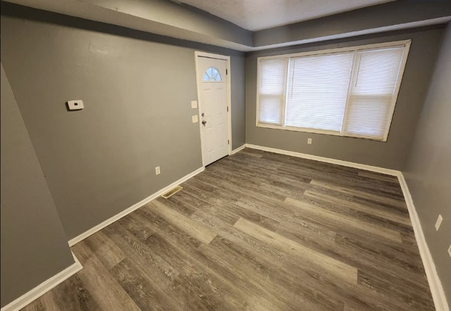 Building Photo - 15786 Mandalay Ave