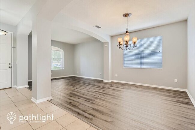 Building Photo - 4422 Fieldview Cir, Wesley Chapel, FL, 33545