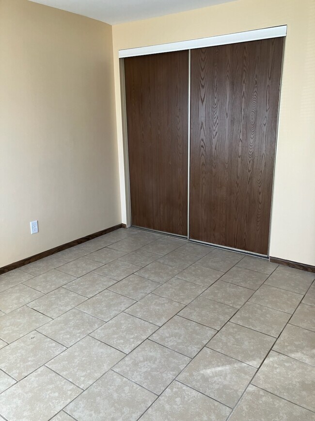 Foto del edificio - 370 Villabrook Dr