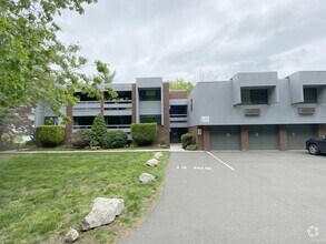 Building Photo - 95 Wilton Crest Rd