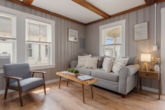 Building Photo - 2 Island Path