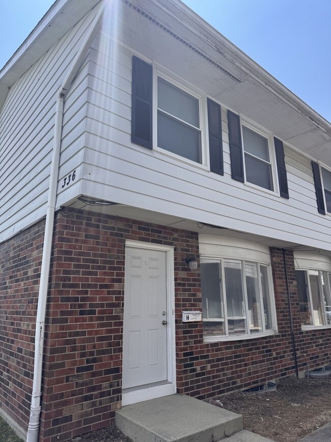 Building Photo - 336 Lilac Ln
