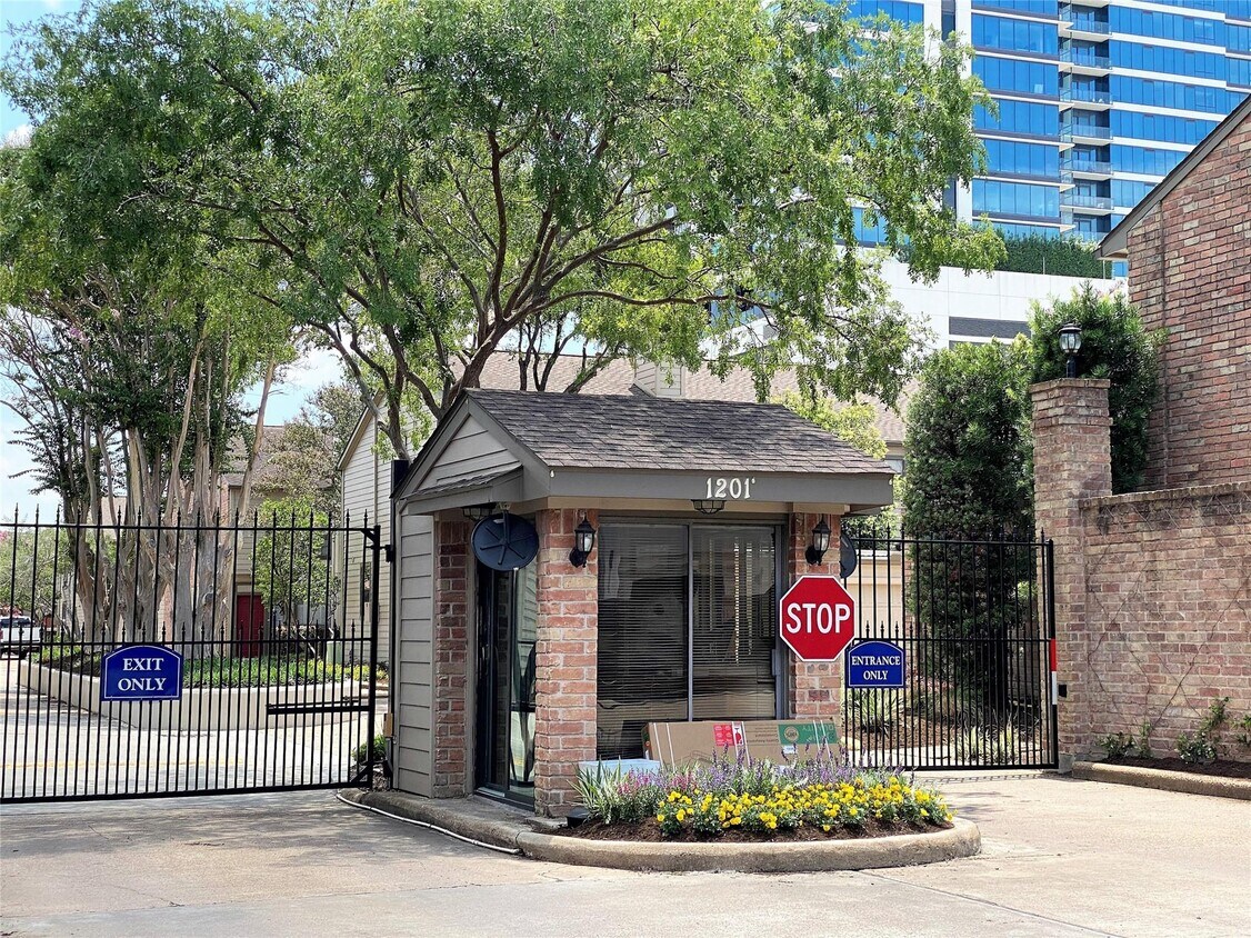 1201 McDuffie St Unit 104, Houston, TX 77019 Condo for Rent in
