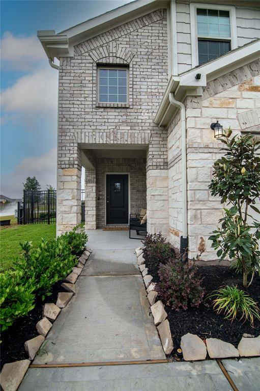 Building Photo - 1001 Caramel Shrs Dr