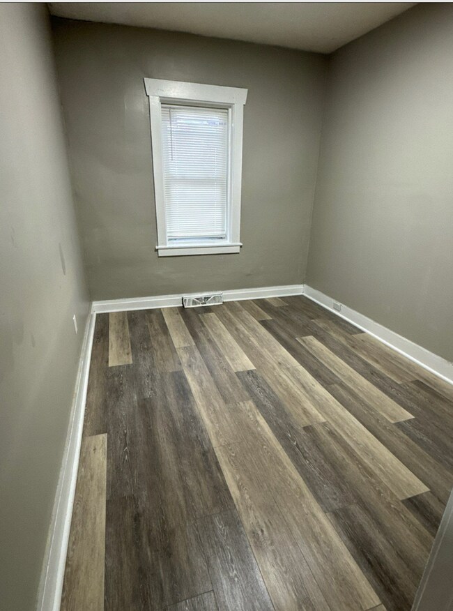 Foto del edificio - 3623 Parrish Ave