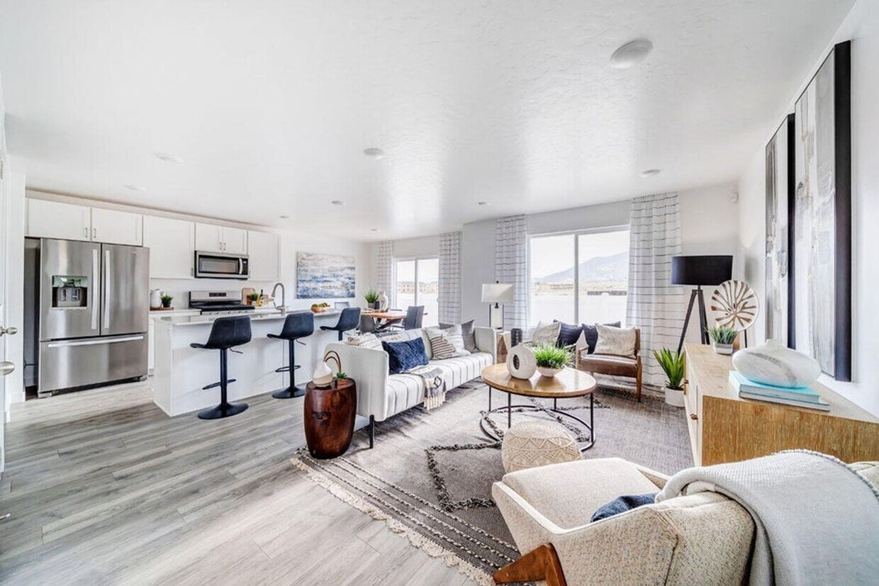 Primary Photo - Like new Long Valley Townhome!
