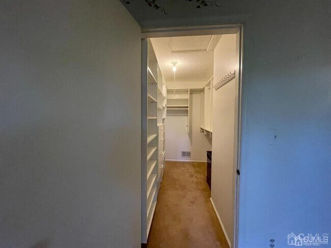 Foto del edificio - 306 Hampshire Ct