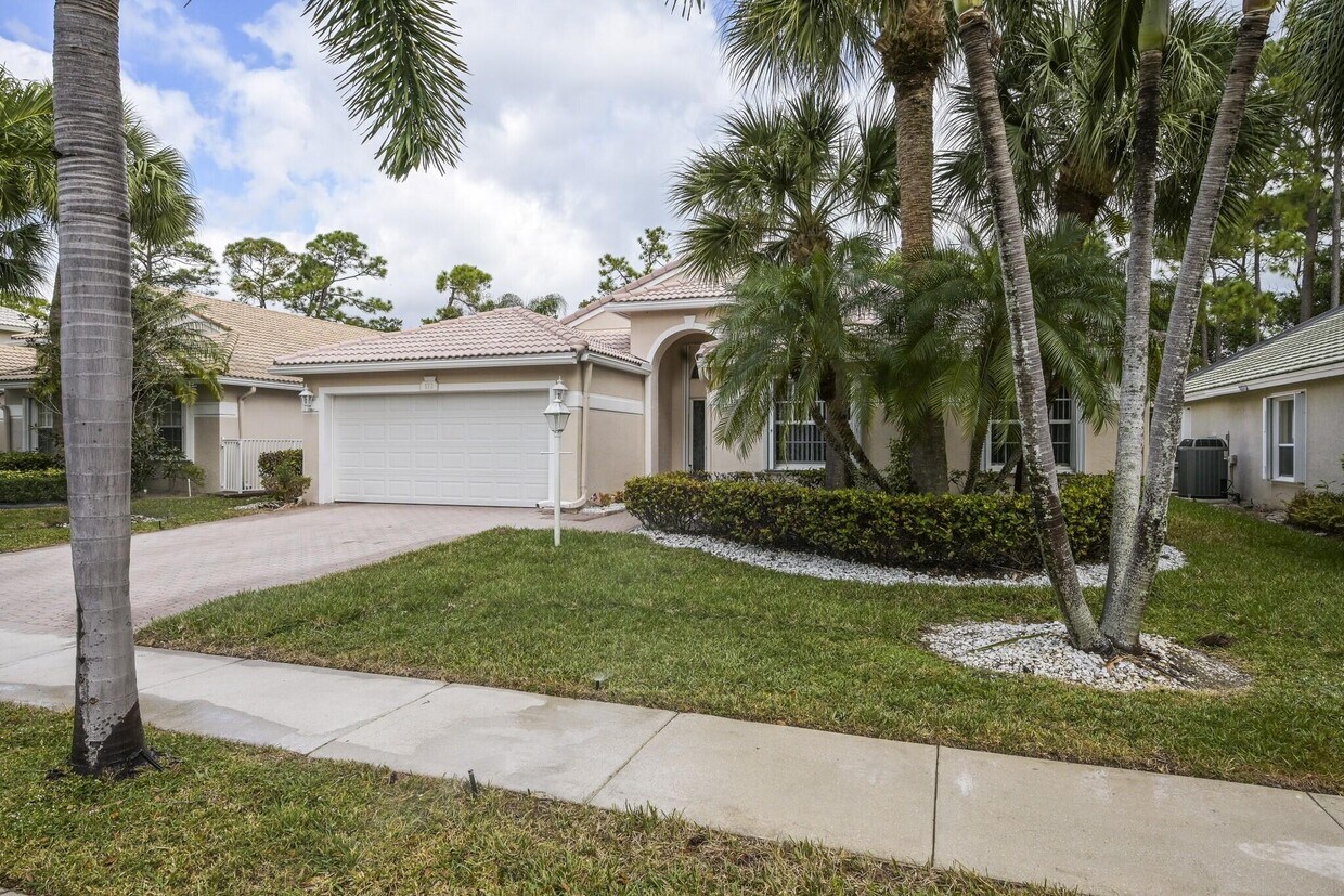 Primary Photo - 172 Jones Creek Dr