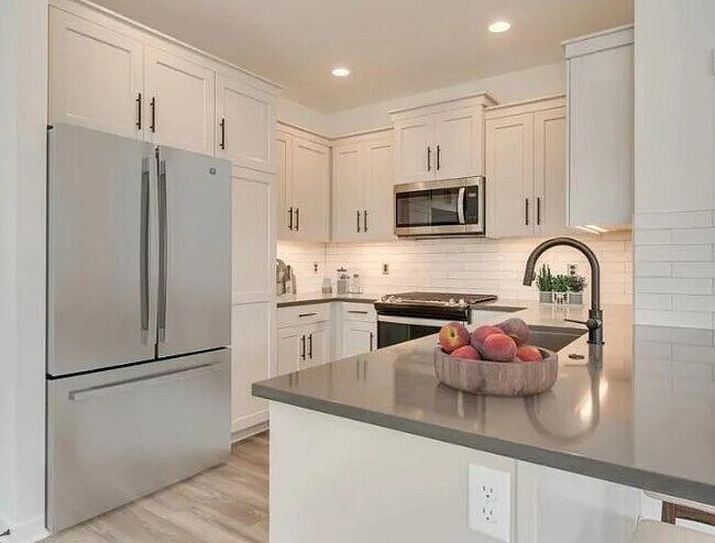 Foto del edificio - 4082 SE Century Blvd