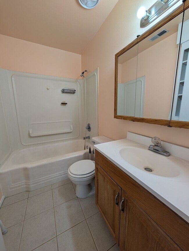 Foto del edificio - Great Clarkston 3 bedroom house