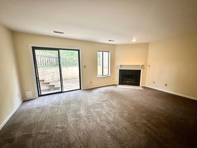 Building Photo - 1209 Chatham Ridge