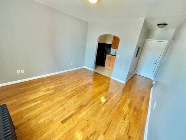 Building Photo - 366 4th Ave