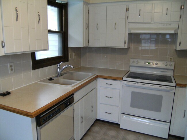 Foto del edificio - 3026-3028 Menke Cir