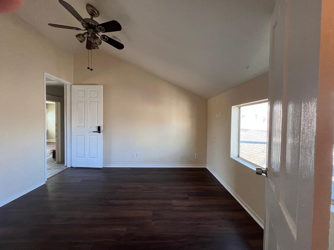 Photo - 507 Rose Ave (Long Beach, CA)