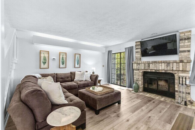 Foto del edificio - 311 70th Ave N