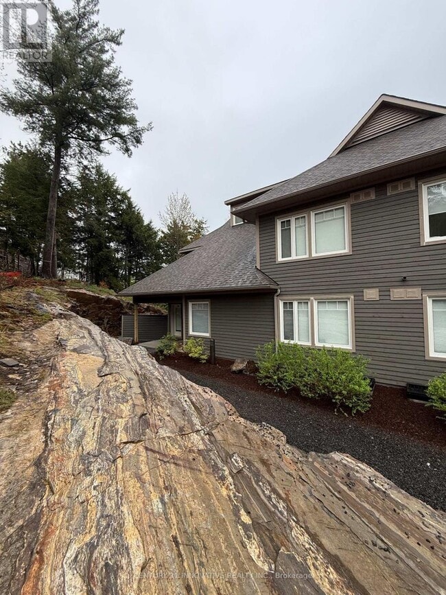 Building Photo - 13 Tree Tops Ln