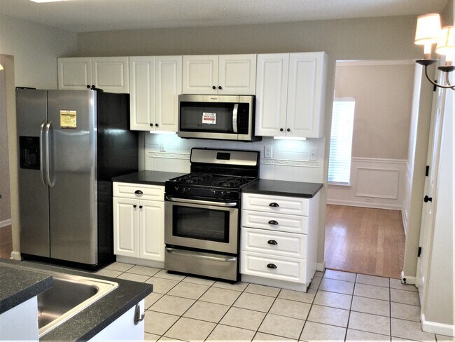 Building Photo - 7517 Lullwater Cv