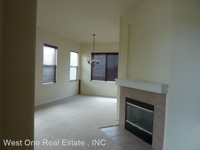 Building Photo - 5 br, 3 bath House - 2380 Tolbert Dr.