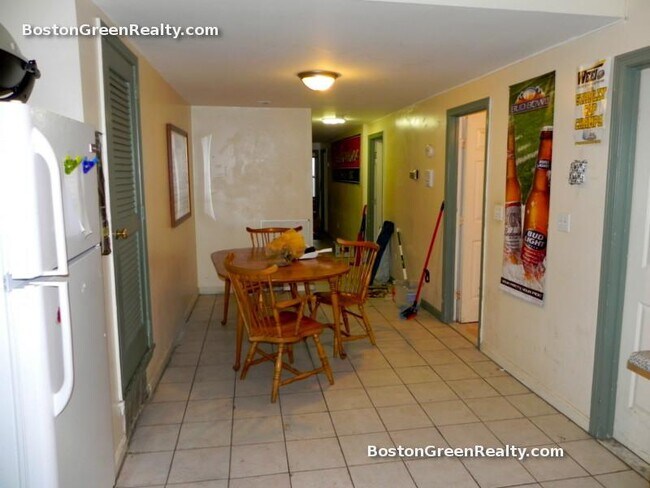 Foto del edificio - 1458 Tremont St