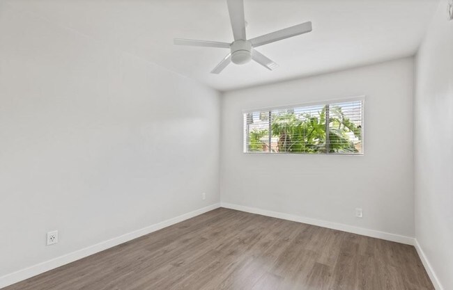 Foto del edificio - 1942 S Garth