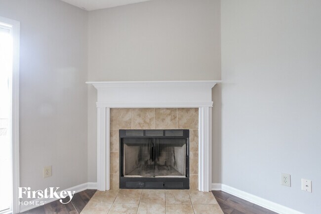 Building Photo - 1470 Bluestem Dr
