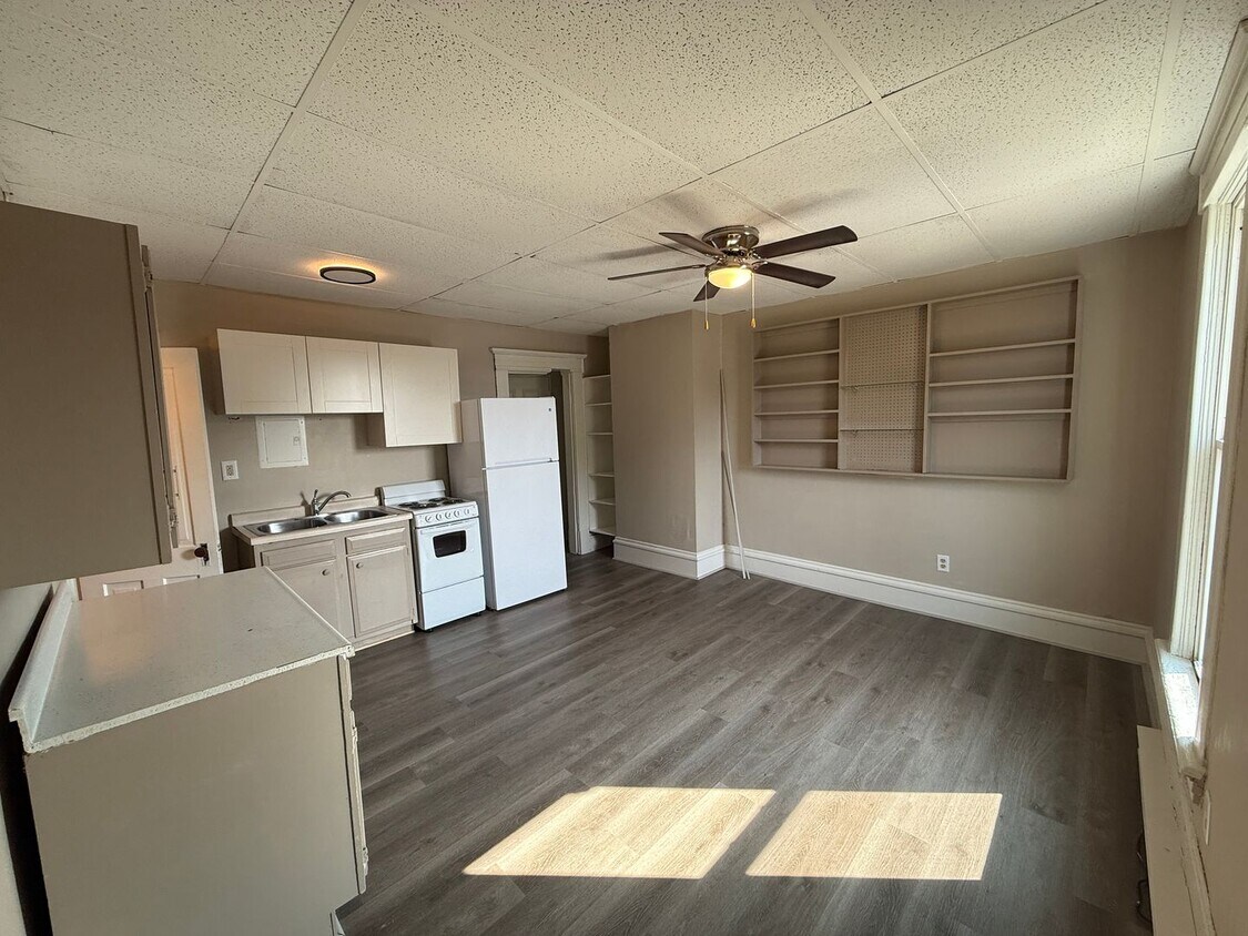 Foto principal - Cozy Studio with Walk-In Closet in the Hea...
