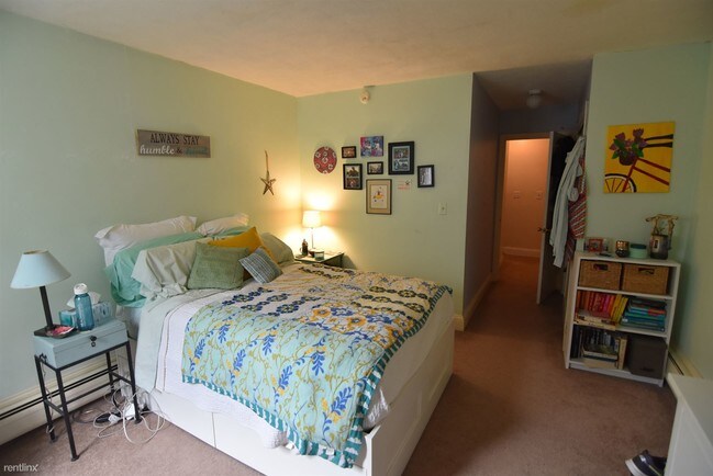 Foto del edificio - 1819 Beacon St