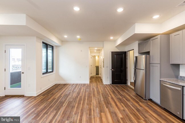 Foto del edificio - 2411 Kensington Ave