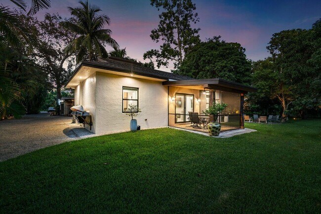 Foto del edificio - 12466 Quercus Ln