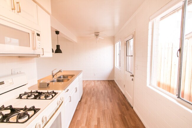 Foto del edificio - Charming 1br/1ba with Mid Century Touches in Ocean Beach/Point Loma